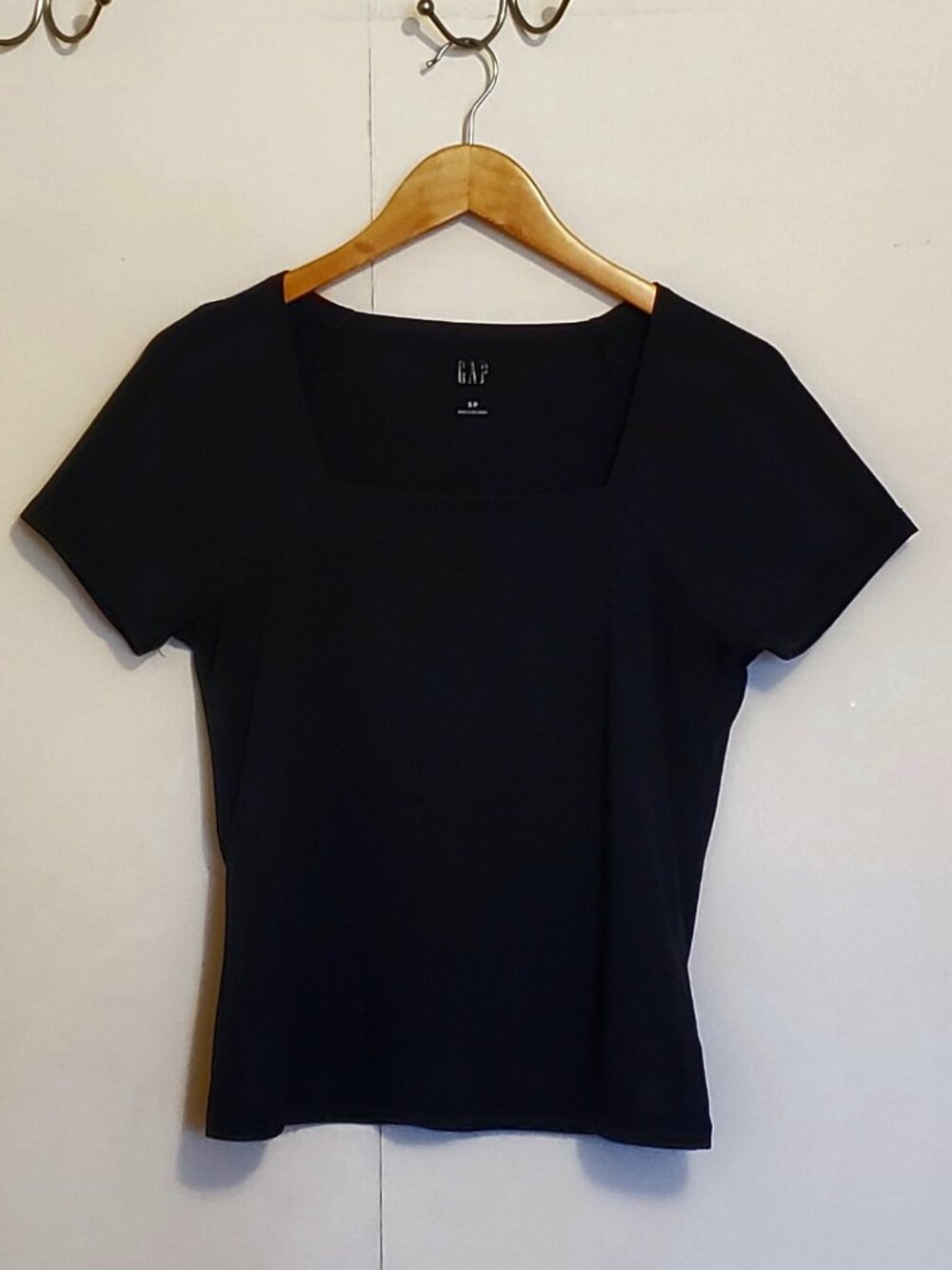 Gap Compact Jersey Square-Neck Shirt in Black